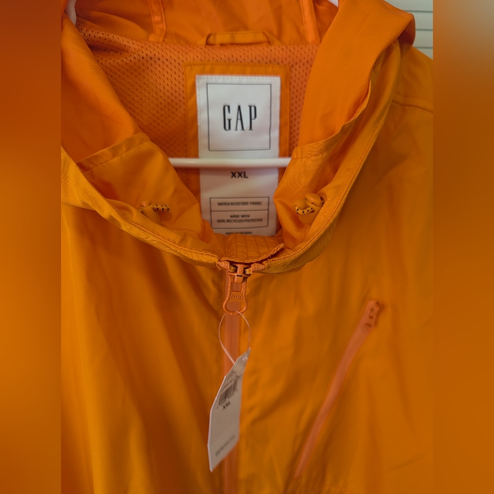 Gap Men's XXL Raincoat Jacket Orange Zip Up Hooded New with Tags Water Resistant - Picture 3 of 4